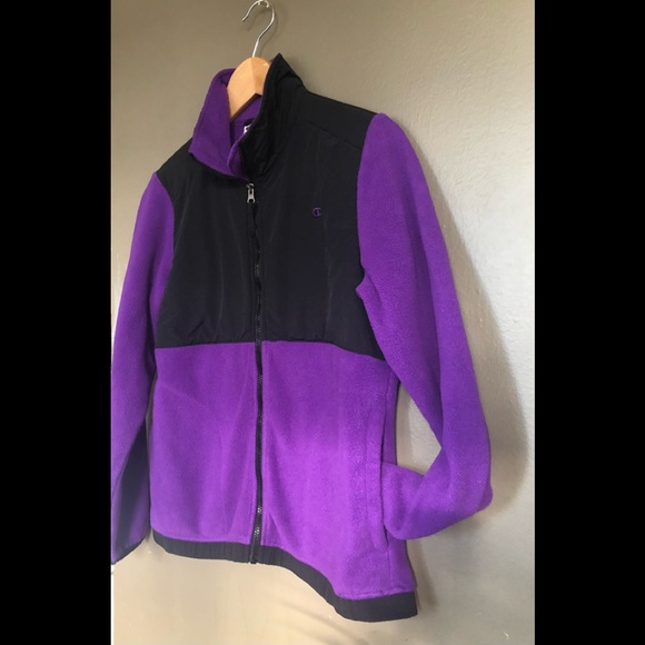 Champion Fleece Pullover- Small/med - Picture 6 of 6